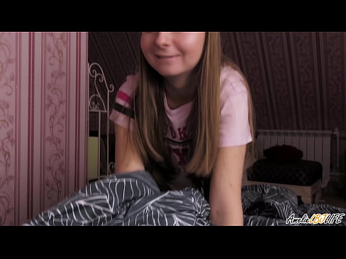 ❤️ Blondie анын BFF анын терең соруп жана анын оозуна сперма алат ❤️ Силиктөө видео  боюнча бизде ☑